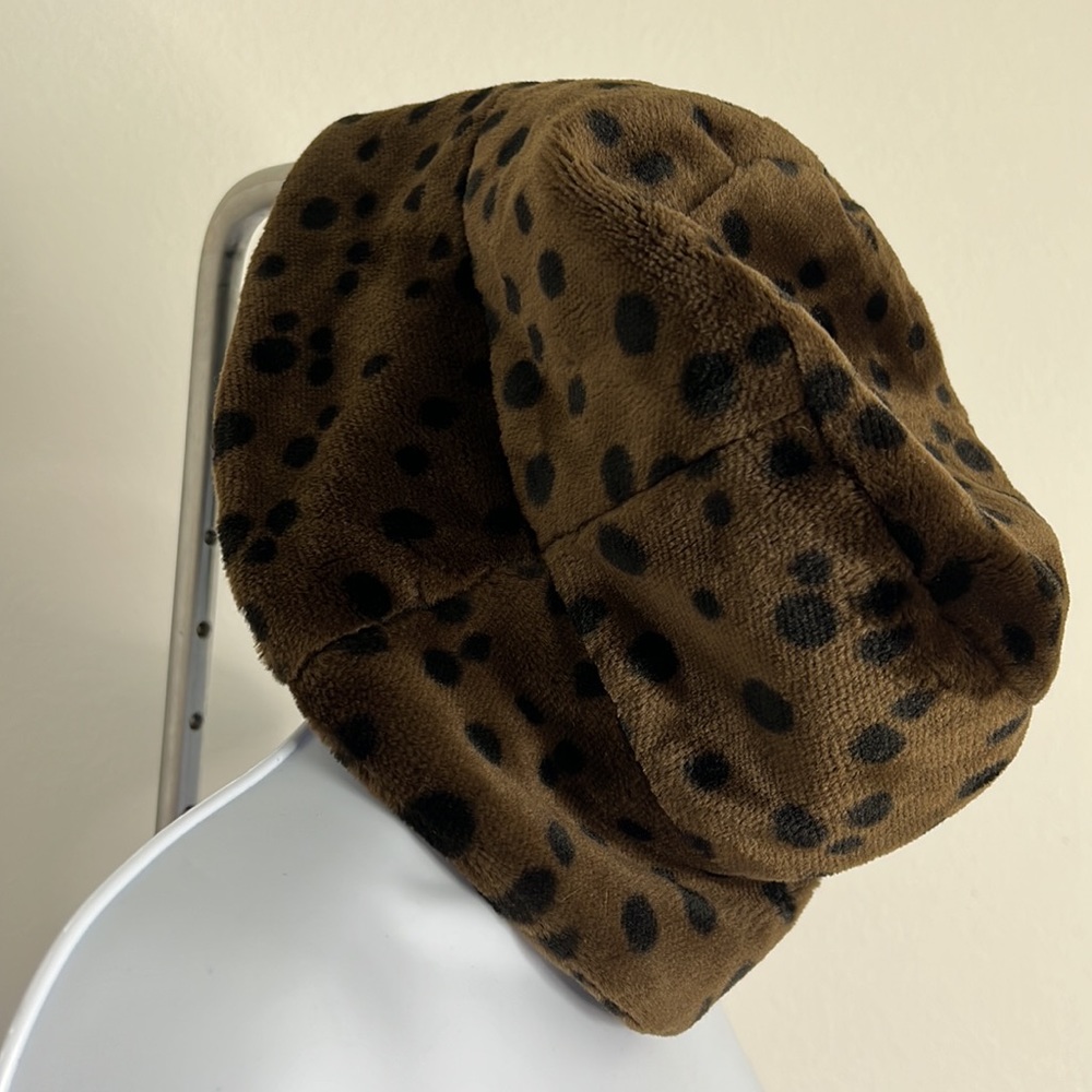 🔹 La Maison De La Fausse Fourrure Paris Fuzzy Polka dot Bucket Hat - Picture 3 of 7